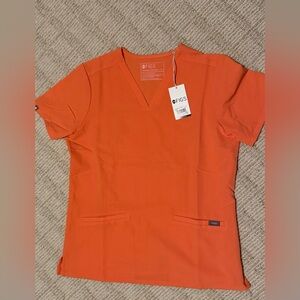 Brand New Figs Women's Sunset Drift Short Sleeve Top